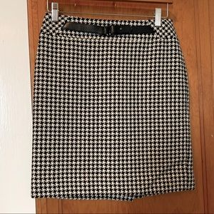 Houndstooth black & white skirt